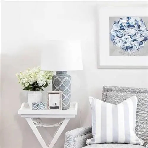 10 лучших идей прикроватных тумбочек для вашей спальни - прикроватная тумбочка в стиле Хэмптон