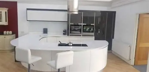 Самое важное о новых бывших витринных кухнях