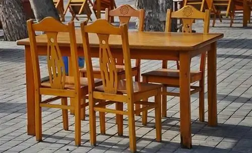 Что нужно знать об уходе за деревянной мебелью - столом и стульями