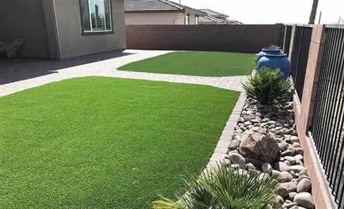 Как вернуть к жизни ваш двор - искусственный газон