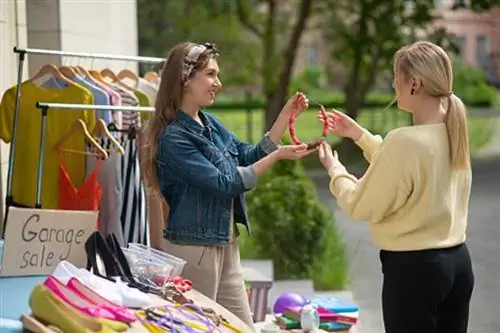 Как сэкономить на ремонте после покупки дома - распродажа двора