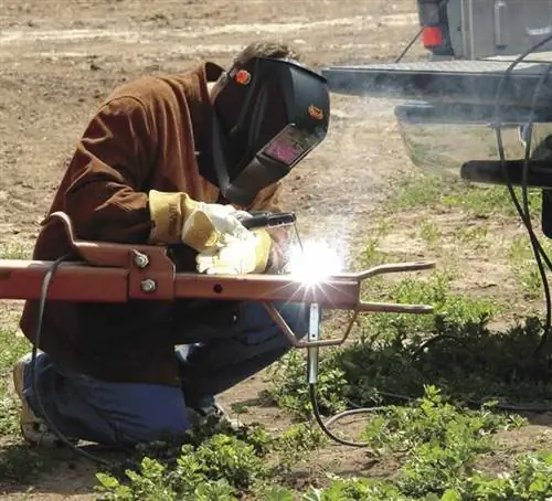 Какой сварочный аппарат нужен новичку для использования на ферме - сварка