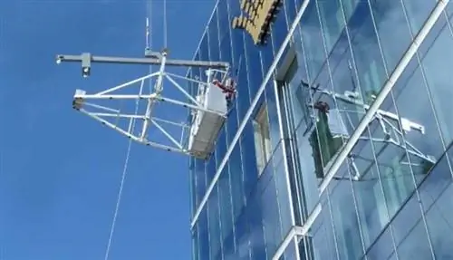 Чудеса установки и замены стекла в высотном здании