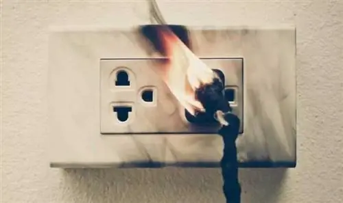 Электробезопасность - горящая розетка