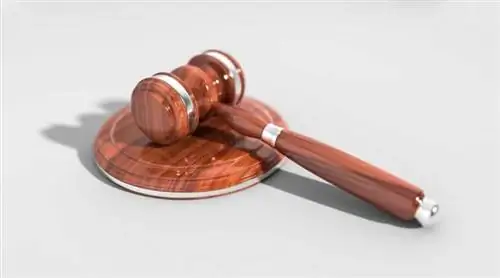 Как защитить свои законные права после обвинения в преступлении - молоток