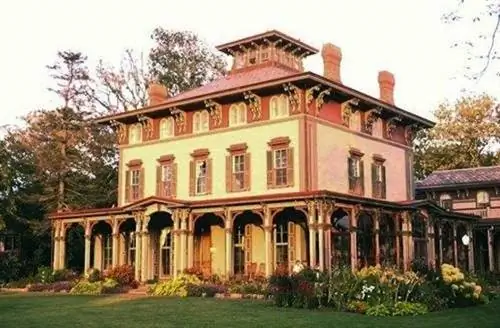 https://architecture.about.com/od/periodsstyles/ig/House-Styles/Italianate.htm