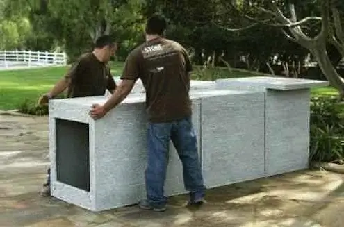 RhodeIslandStoneWall-Eldorado-Stone-Precast-Outdoor-Kitchen-Units