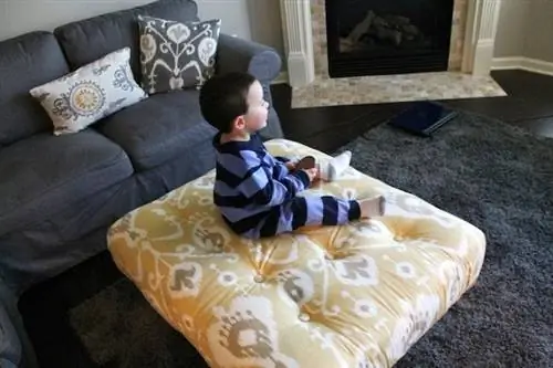 Пуфик из поддонов своими руками - в комнате