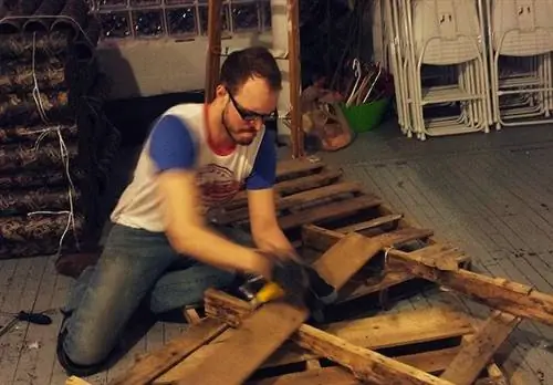 Стол из поддонов своими руками - распиловка