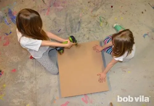 Мольберт своими руками - просверлить отверстия для веревки