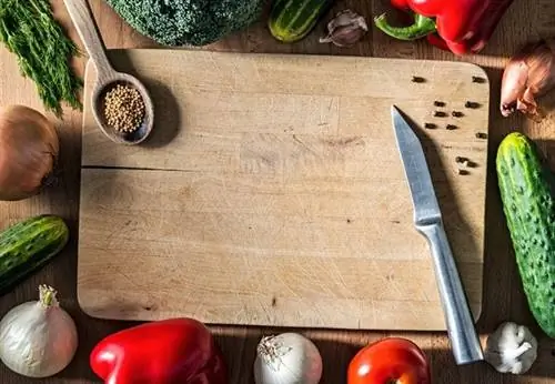 Как почистить деревянную разделочную доску