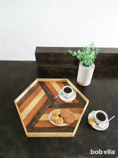 DIY Lite: сделайте потрясающий сервировочный поднос из обрезков дерева