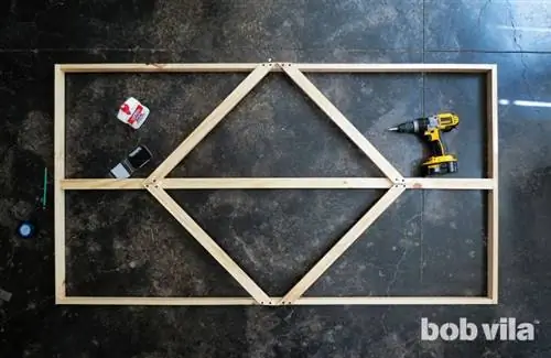 Как сделать шпалеру на стене