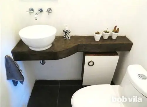 DIY Lite: место, где легко спрятать чистящие средства для ванной