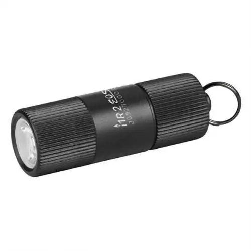 Лучший вариант фонарика на брелке: перезаряжаемый брелок Olight I1R 2 Eos 150 люмен