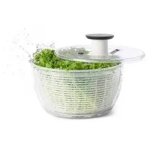 Лучший вариант салатника: OXO Good Grips Salad Spinner