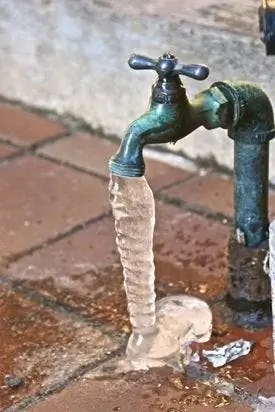 macplumbinutah-frozenpipes-открытый кран
