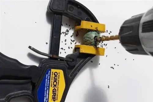 Сверление отверстий в деревянных бусинах