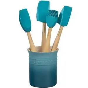 Лучшие варианты кухонных принадлежностей: набор посуды Le Creuset Silicone Craft Series с глиняной черепицей Лучшие варианты кухонных принадлежностей: набор посуды Le Creuset Silicone Craft Series с глиняной черепицей