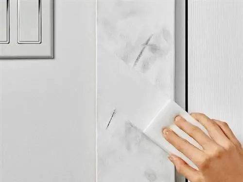 чем отмыть окрашенные стены