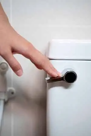 Как слить воду из туалета