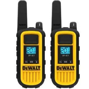 Лучшие рации: DEWALT DXFRS800 2 Вт для тяжелых условий эксплуатации