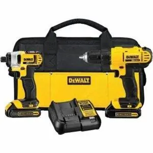 Лучший комплект аккумуляторной дрели-шуруповерта: DEWALT - Brush 20V MAX Cordless Drill Combo Kit