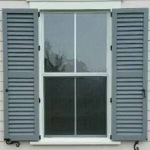 Лучшие варианты жалюзи для ураганов: алюминиевые жалюзи Larson Shutter Custom Louver