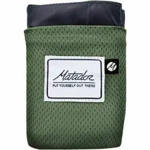 Лучшие варианты дорожных одеял: Matador Pocket Blanket 2.0 New Version