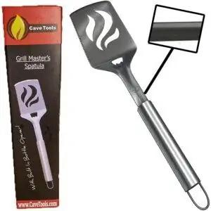 Лучшие варианты шпателя для гриля: лопатка для барбекю Cave Tools с открывалкой для бутылок