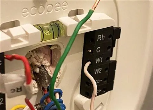 Я установил новый умный термостат Ecobee в своем старом доме - вот что получилось