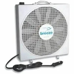 Лучший вариант коробочного вентилятора: Fan-Tastic Vent Endless Breeze - 12-вольтовый вентилятор