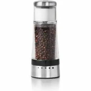 Лучший вариант солонки и перечницы: OXO Good Grips 2-в-1 мельница для соли и перца и шейкер