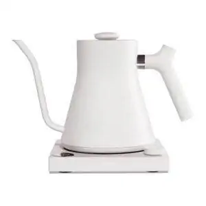 Лучший вариант чайника на «гусиной шее»: Fellow Stagg EKG Electric Pour-Over Kettle
