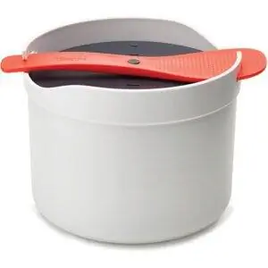 Лучший вариант маленькой рисоварки: микроволновая рисоварка Joseph Joseph 45002 M-Cuisine
