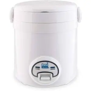 Лучший вариант маленькой рисоварки: Aroma Housewares MI 3-Cup (Cooked) Mini Rice Cooker