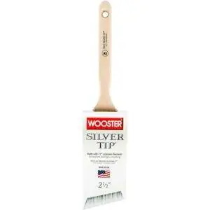 Лучшая кисть для полиуретана: Wooster Brush 5221-2 1/2 Silver Tip Angle Sash