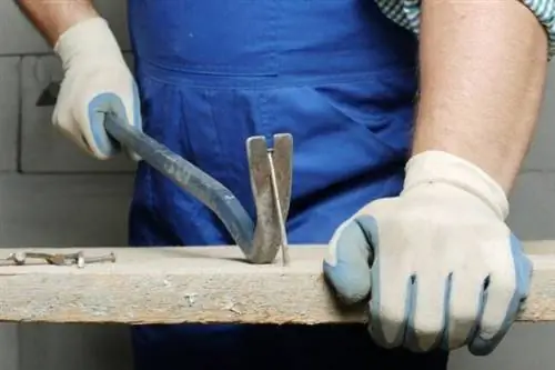 Как удалить краску с дерева