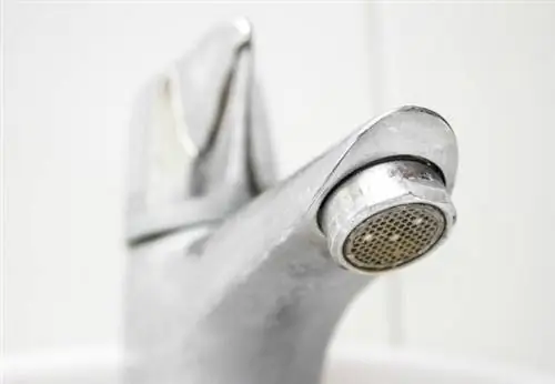 Как очистить пятна от жесткой воды Как очистить пятна от жесткой воды