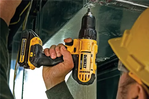 Сводка предложений 10/13 Опция: Аккумуляторная дрель-шуруповерт DEWALT 20V Max: комплект отверток