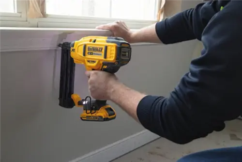 Сводка предложений 10/13 Вариант: DEWALT 20V MAX Cordless Nailer Brad
