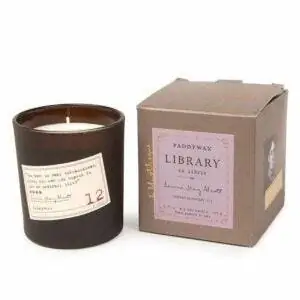 Вариант подарков книголюбу: свечи для библиотеки Paddywax