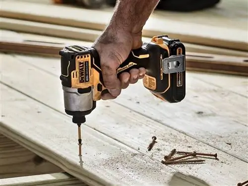 Вы можете получить бесплатный инструмент DeW alt в магазине Lowe’s прямо сейчас - вот как