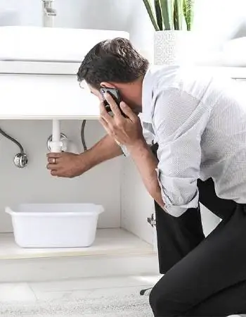 Покрывает ли страховка домовладельцев лопнувшие трубы