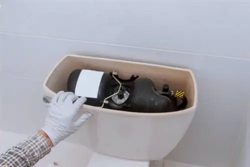 унитаз не смывается