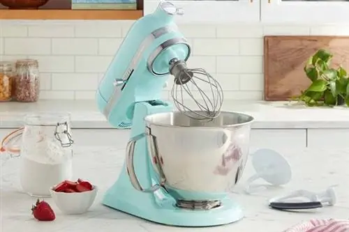 Вариант «Лучшие подарки для гурманов»: KitchenAid Artisan Mini Plus 3,5-Qt. Миксер