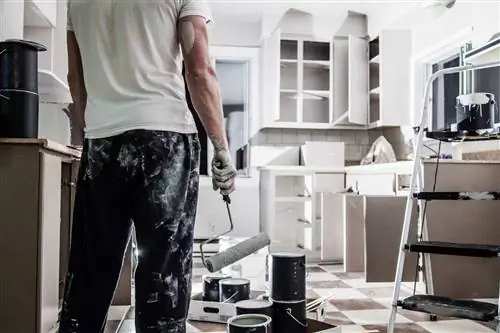 Сколько стоит покраска кухонных шкафов?