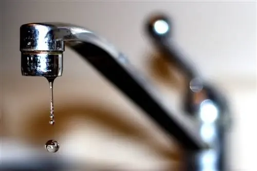 Как исправить низкое давление воды в вашем доме