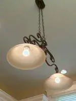 Подвесной потолочный светильник.