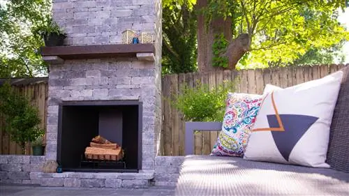 Открытый камин: создайте фокус для вашего патио